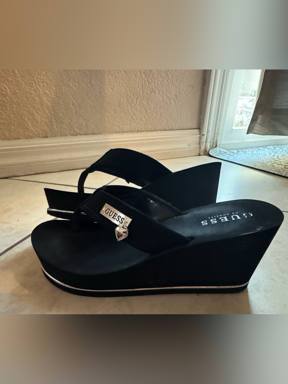 GUESS Black Wedge Flip Flop Sandals
